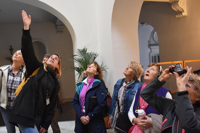 Essentials of Valencia and its World Heritage Sites - Plaza de la Virgen and the Water Tribunal: the ritual you can time