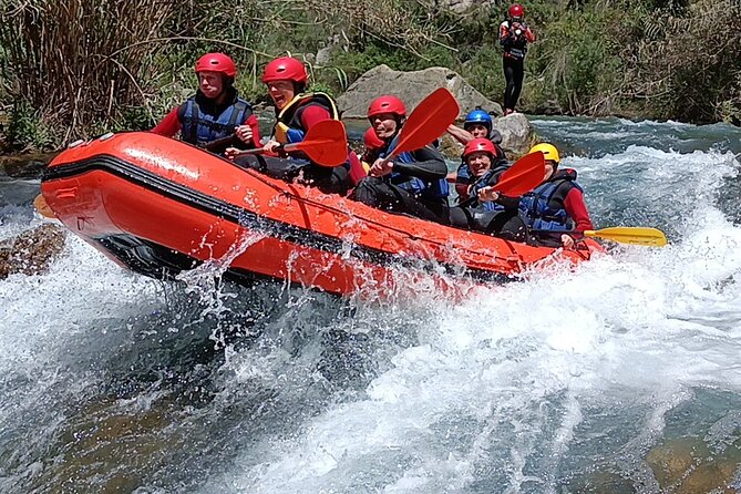 Rafting white water in Montanejos 1h Valencia - Montanejos: The Fast Route to Real White Water