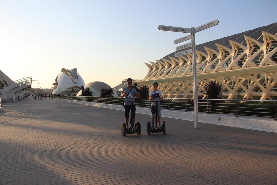 Segway Group Sightseeing Tour of Valencia - Gulliver Park Whimsy: A Visual Reset Before the Sci-Fi City