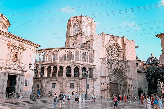 The Essentials of Valencia in a Guided Tour - Plaça de la Mare de Déu: Cathedral, Basilica, and the Square’s Rhythm