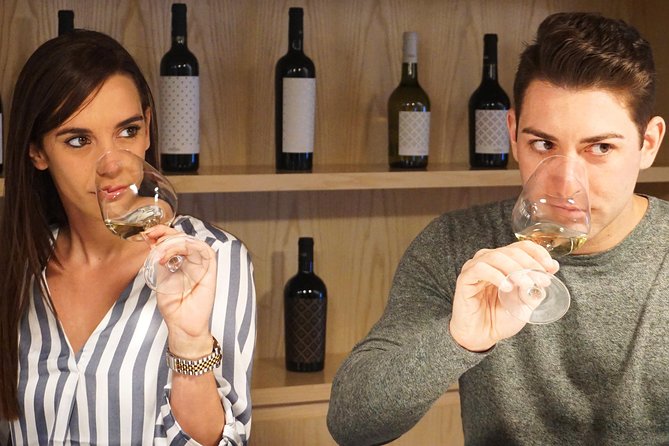Two wineries tour with wine tasting - Tastings and tapas: how to get value from the two wine flights