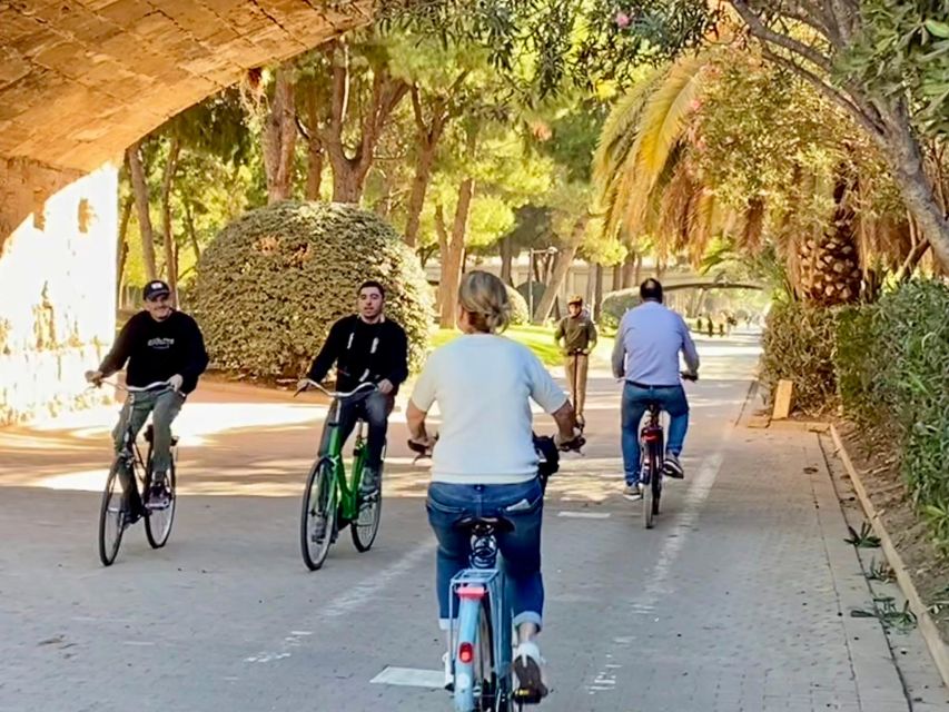 Valencia: 2-in-1 Biking and Walking Audio-Guided Route - Cabanyal, the port area, and beach time on two-wheeled Valencia