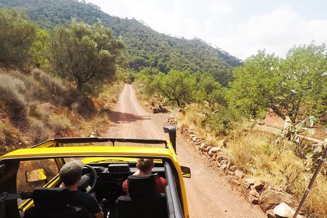 Valencia: ADVENTURE 4X4 JEEP Tour - The Stops That Add History: Old Arabic Tower and Park Feel