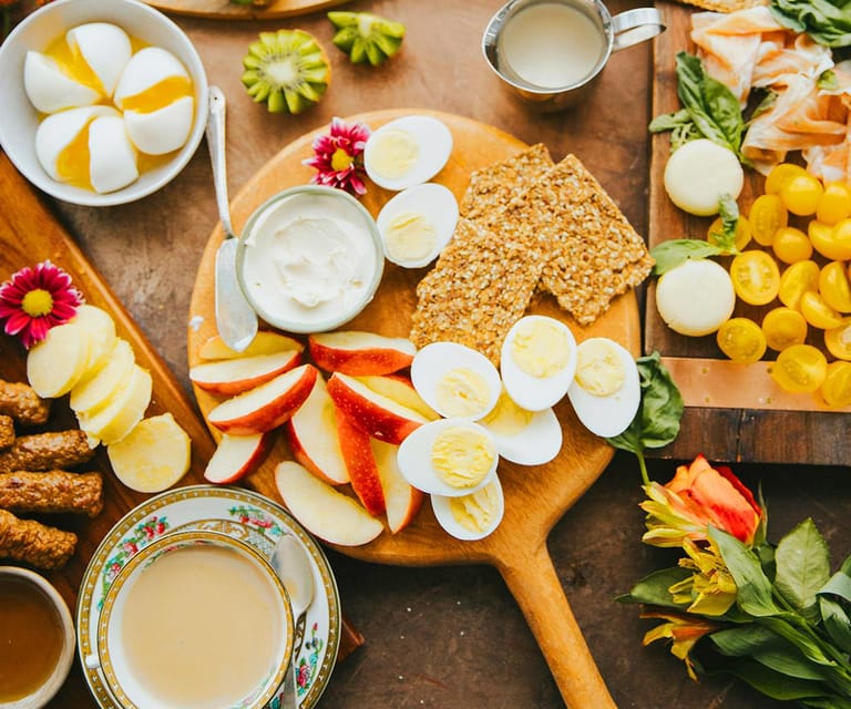 Valencia: Breakfast Brunch on a boat tour | food and drinks - Drinks Included: Orange Juice, Coffee, Beer, and More