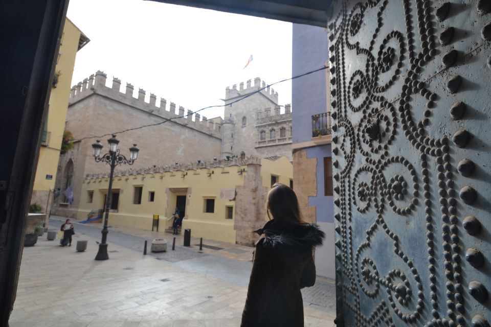 Valencia: Cathedral, St Nicholas, and Lonja de la Seda Tour - Valencia’s Cathedral and the Holy Grail story