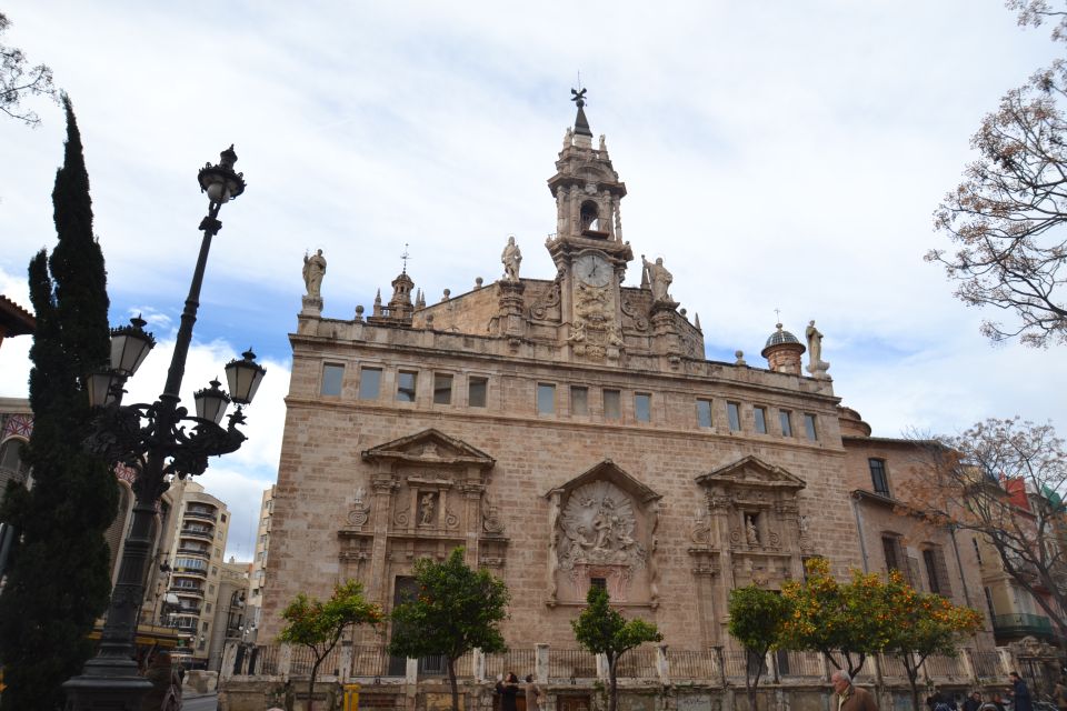 Valencia: Cathedral, St Nicholas, and Lonja de la Seda Tour - Almoina Roman ruins and Plaza de la Virgen: the city’s layers in one view