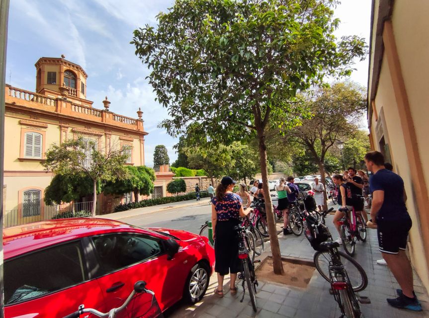 Valencia: City Highlights Guided Bike Tour - City of Arts and Sciences: Calatrava’s future face in one tidy chunk