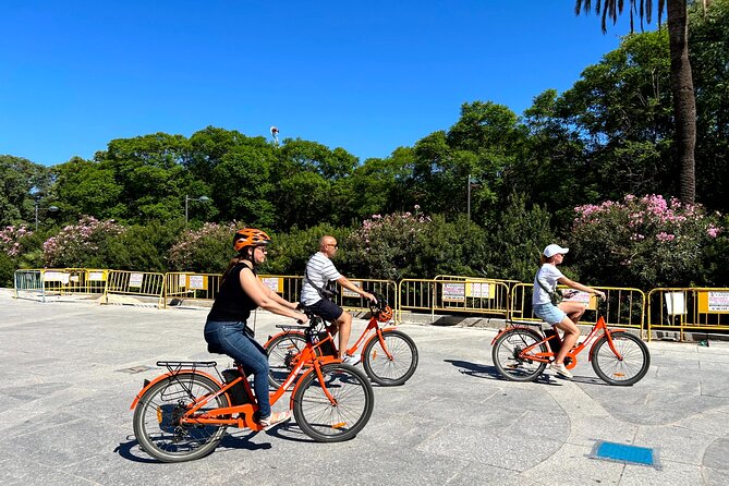 Valencia City Highlights in Guided Bike or E-Bike Tour - Stop 14 to 17: Ciutat Vella streets and the Turia Gardens reset