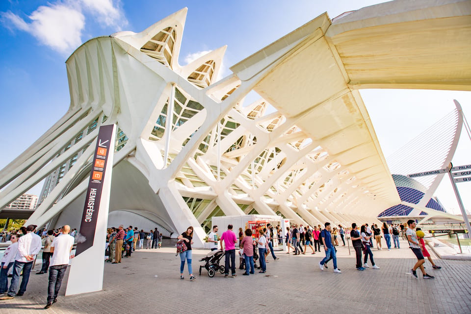 Valencia: City of Arts and Science 3D Movie at Hemisfèric - Hemisfèric and the IMAX Dome: what you’re really paying for