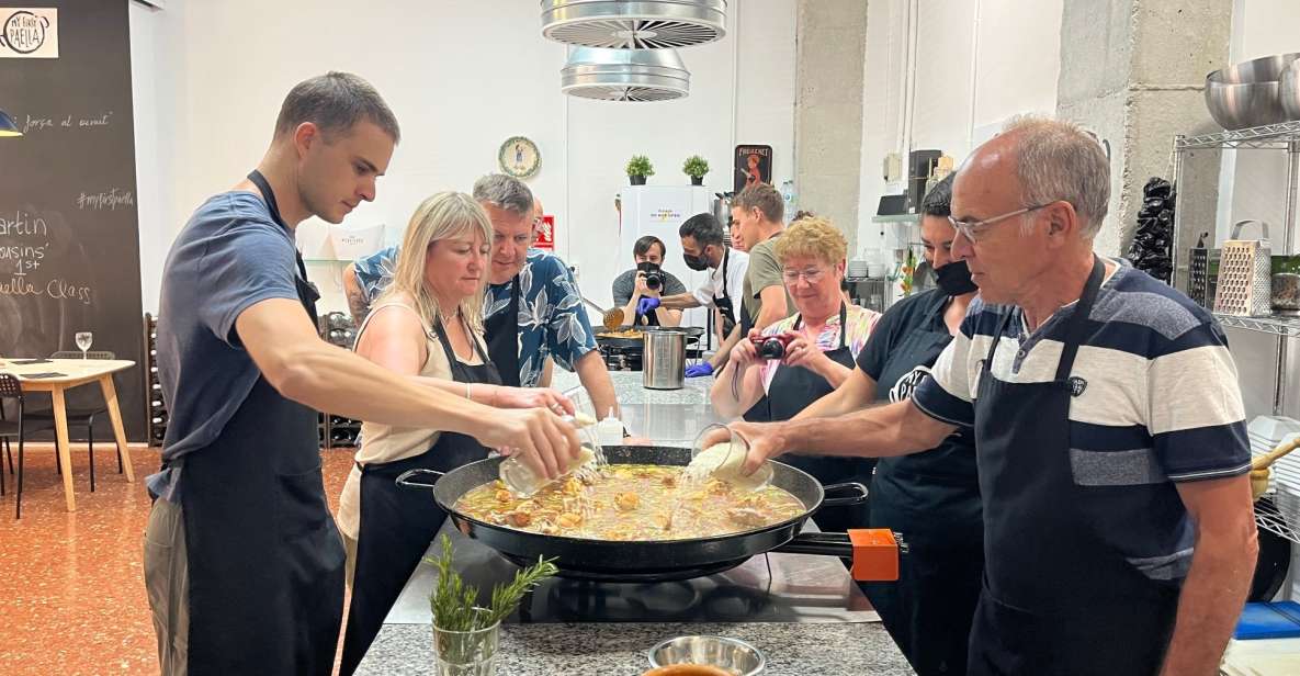 Valencia: Evening Guided Paella Workshop, Tapas, and Drinks - Choosing Your Paella: Classic Valencia or Seafood with salmorreta