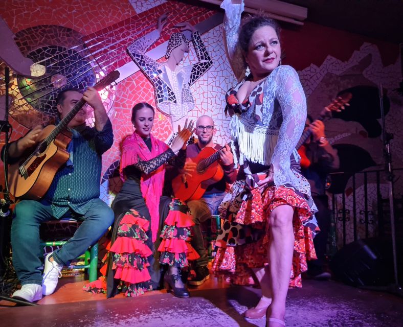 Valencia: Flamenco at Toro y La Luna with optional Dinner - The food experience: traditional Spanish classics with big servings