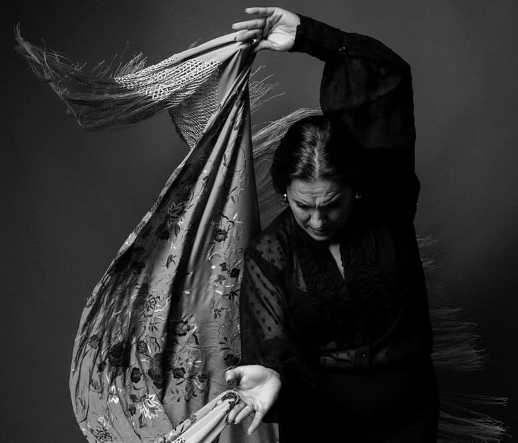 Valencia: Flamenco Show TEATRE TABLAO FLAMENCO in Teatro Talia - Meet the performers behind the named cast
