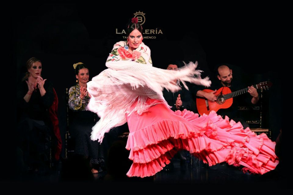 Valencia: Flamenco Show with Dinner at La Bulería - La Bulería Tablao: where flamenco energy meets dinner