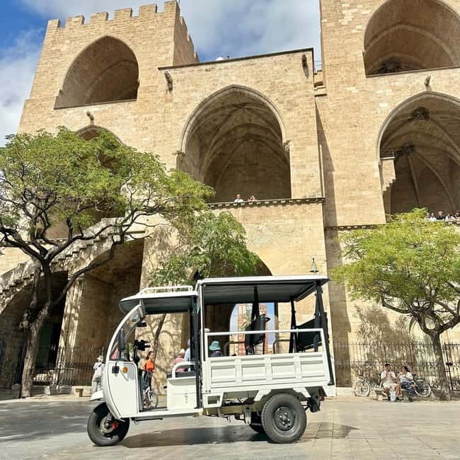 Valencia: Full Tuk Tuk Tour 2H - Plaza de Toros and Estación del Norte: Two Architectural Styles in Brief