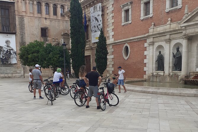 Valencia Highlights Bike Tour - City of Arts and Sciences: Science Museum, Opera House, and IMAX Time
