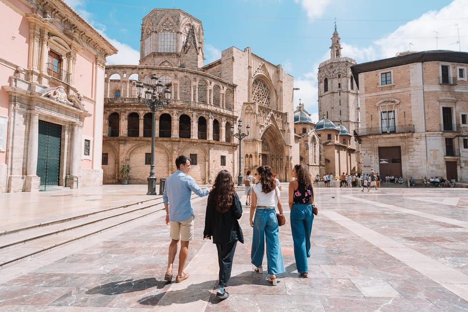 Valencia: Morning Food Tour with Central Market Visit - The Esmorzaret bar: where brunch becomes a Valencian social habit