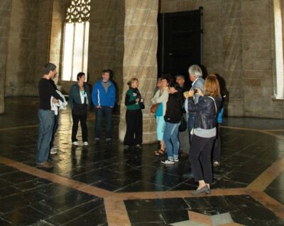 Valencia: Private 4-Hour Walking Tour of the Old Town - How the guide customizes your 4-hour route in El Carmen