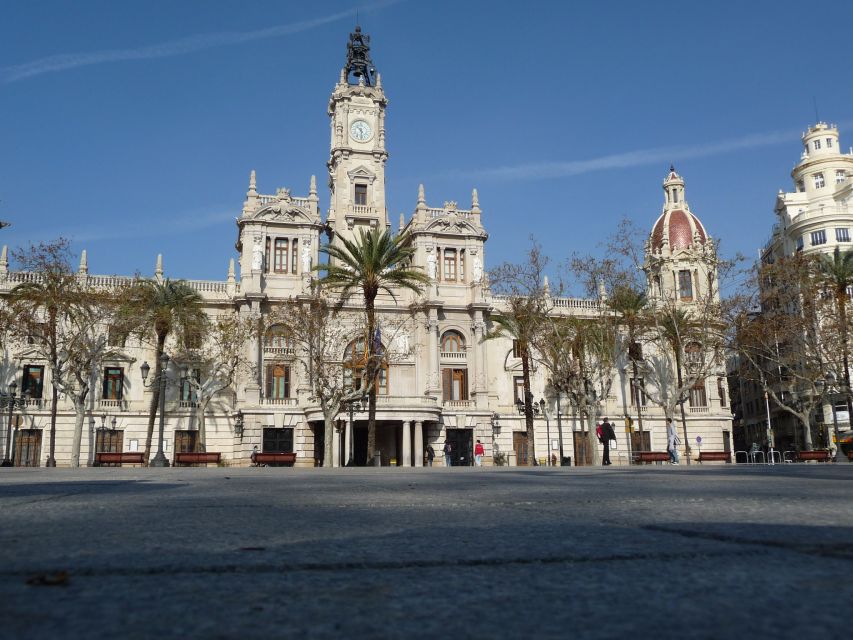 Valencia: Private 4-Hour Walking Tour of the Old Town - Mercado Central: a smart way to add taste (if you want)