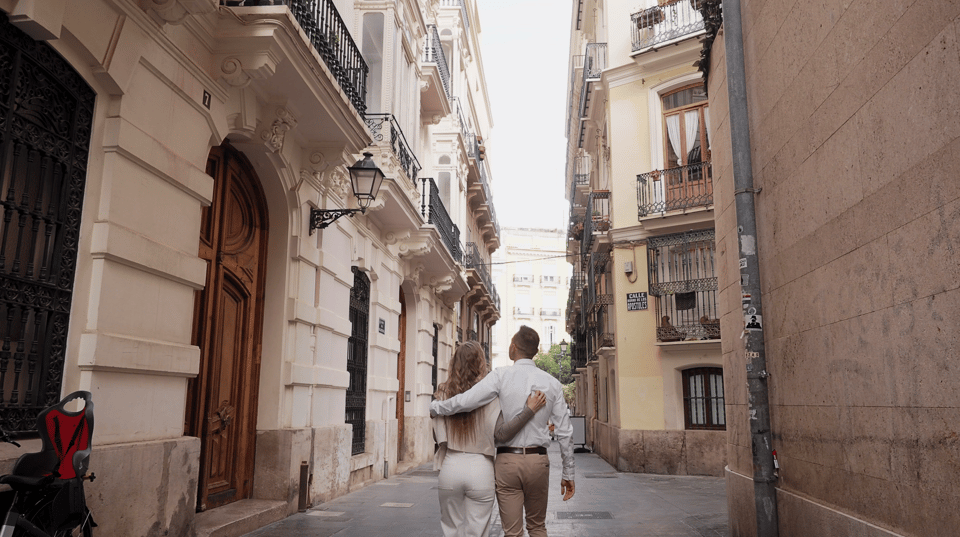 Valencia: Private photo shooting with pro photographer - Why this Valencia photo shoot is a smart souvenir