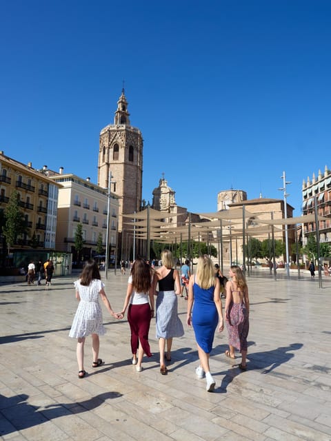 Valencia: Private photo shooting with pro photographer - What you get after the shoot: 50 retouched photos + private gallery