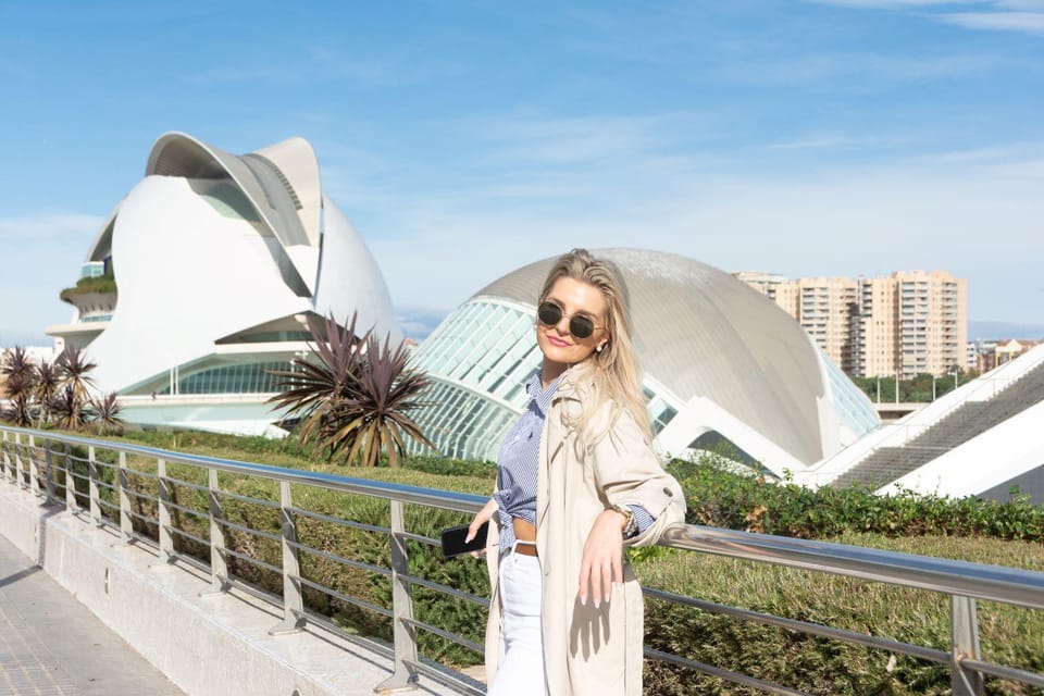 Valencia: Professional photoshoot at City of Arts & Sciences - How to prepare so you look like yourself