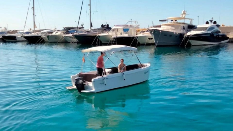 Valencia: Rent Boat Without License - The 4-hour plan on Valencia water: briefing to swim