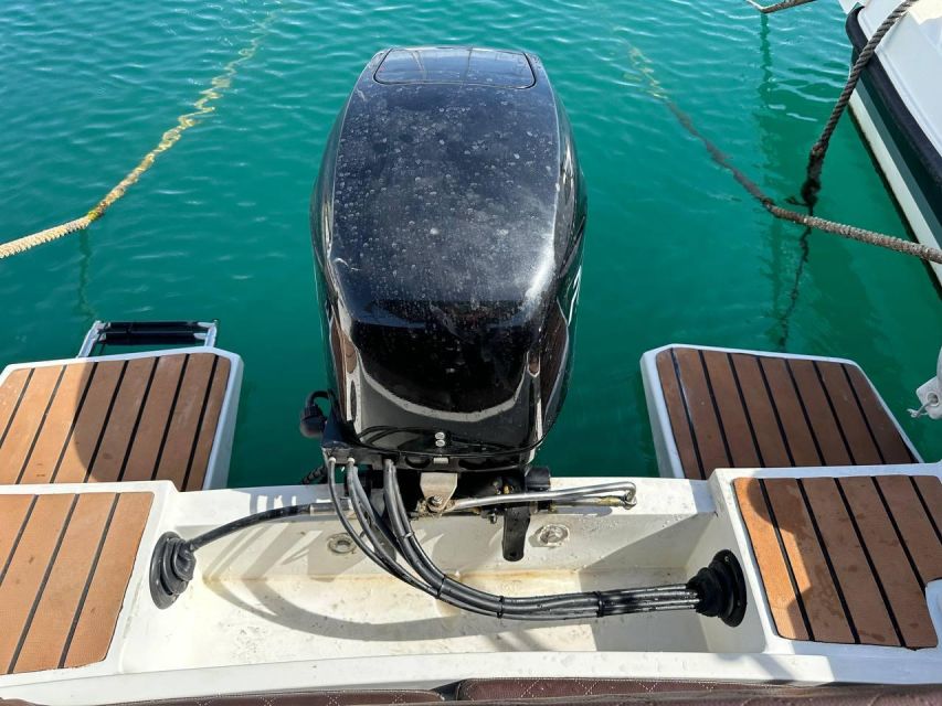Valencia: Rent Boat Without License - Price and value: €130 per group plus fuel math