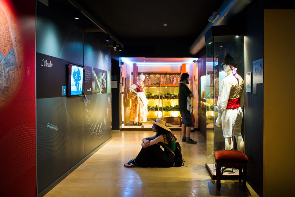 Valencia: San Nicolas, Silk Museum and Santos Juanes Church - Audio guide strategy: how to make the narration actually work