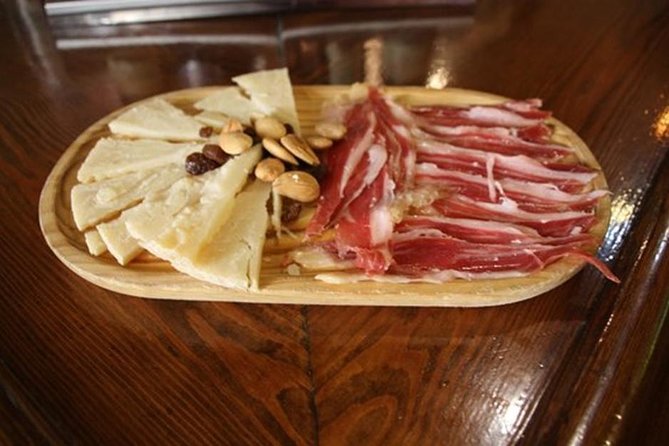 Valencia Tapas and Sightseeing Guided Tour - Finding Your Group at Plaça de Santa Caterina (11:00 Start)