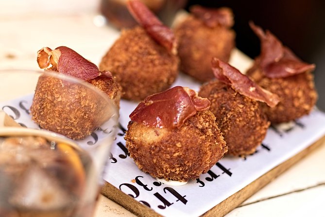 Valencia's Greatest Food, History & Culture Tour - Starting at Plaça de la Reina: easy meeting, quick orientation